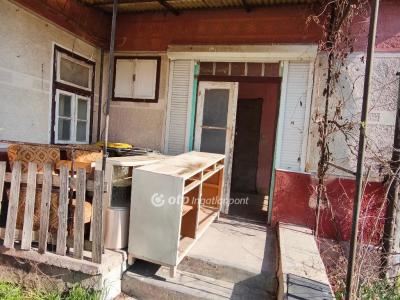 Eladó családi ház - 5051 Zagyvarékas