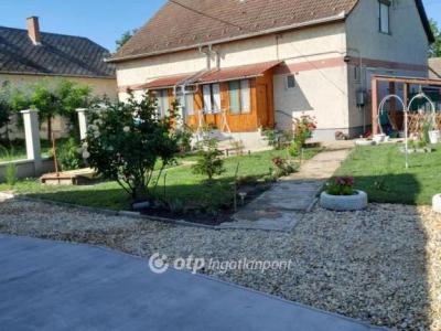Eladó családi ház - 5300 Karcag