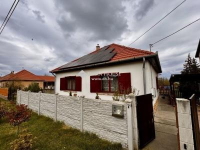 Eladó családi ház - 2243 Kóka