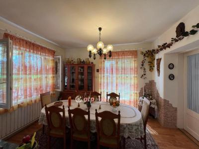 Eladó családi ház - 4100 Berettyóújfalu