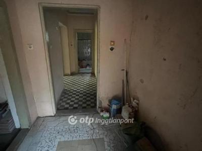 Eladó családi ház - 2700 Cegléd