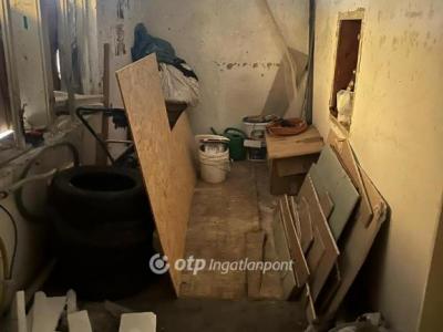 Eladó családi ház - 2700 Cegléd
