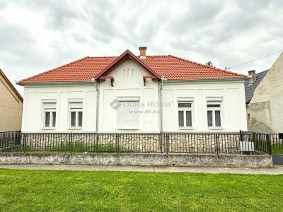 Eladó családi ház - 7971 Hobol, Asztalos János utca