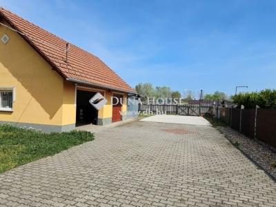 Eladó családi ház - 2251 Tápiószecső