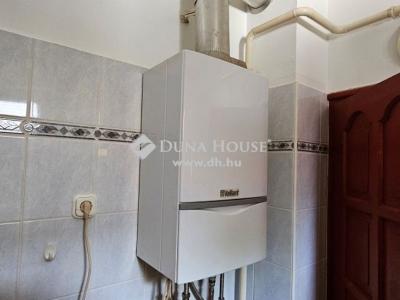 Eladó családi ház - 2251 Tápiószecső
