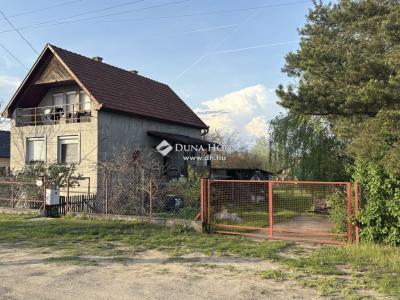 Eladó családi ház - 2251 Tápiószecső