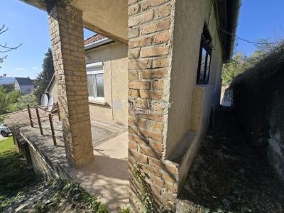 Eladó családi ház - 7630 Pécs, Róka utca