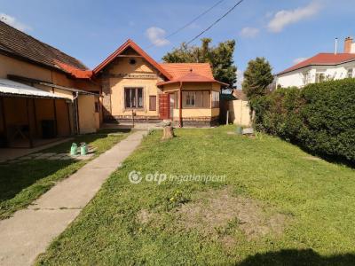 Eladó családi ház - 2300 Ráckeve