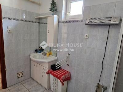 Eladó családi ház - 2251 Tápiószecső