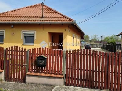 Eladó családi ház - 2251 Tápiószecső