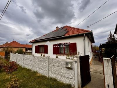 Eladó családi ház - 2243 Kóka