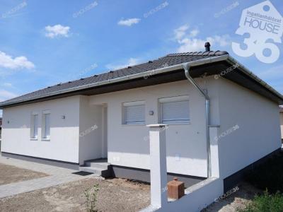 Eladó családi ház - 6000 Kecskemét