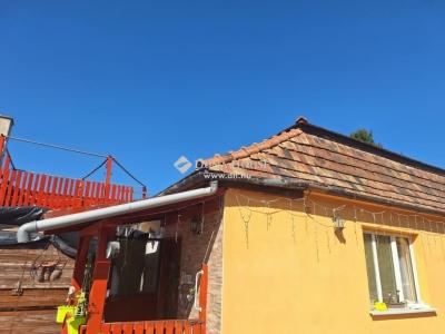 Eladó családi ház - 2544 Neszmély