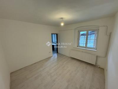 Eladó családi ház - 7626 Pécs