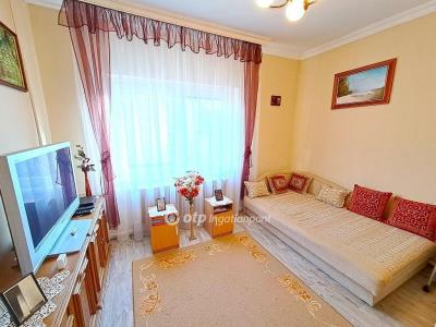 Eladó családi ház - 5008 Szolnok