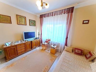 Eladó családi ház - 5008 Szolnok
