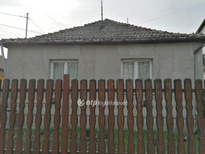 Eladó családi ház - 5000 Szolnok