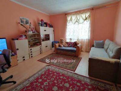 Eladó családi ház - 5000 Szolnok