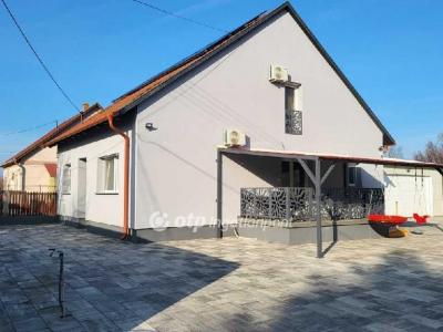 Eladó családi ház - 6645 Felgyő