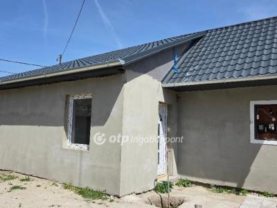 Eladó családi ház - 2340 Kiskunlacháza