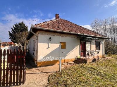 Eladó családi ház - 3458 Tiszakeszi