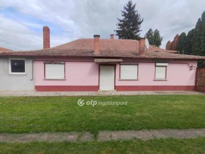 Eladó családi ház - 5800 Mezőkovácsháza