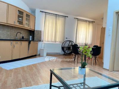 Eladó lakás - 1061 Budapest, VI. kerület , Vasvári Pál utca
