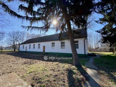 Eladó családi ház - 6000 Kecskemét