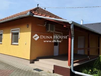 Eladó családi ház - 2251 Tápiószecső