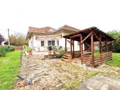 Eladó családi ház - 2318 Szigetszentmárton