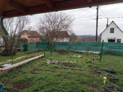 Eladó családi ház - 2462 Martonvásár
