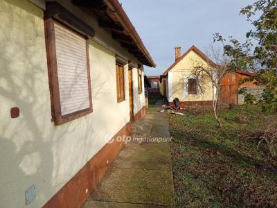 Eladó családi ház - 6647 Csanytelek
