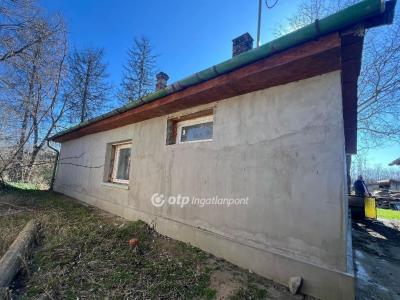 Eladó tanya - 2768 Újszilvás