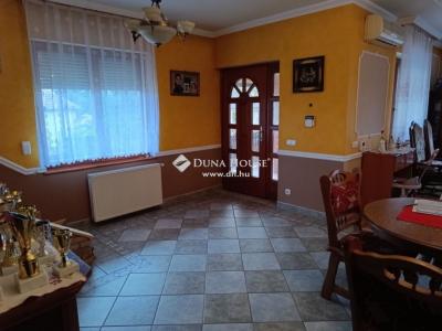 Eladó családi ház - 2764 Tápióbicske