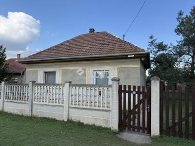 Eladó családi ház - 2243 Kóka