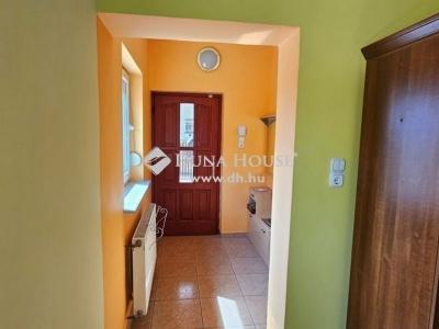 Eladó családi ház - 2251 Tápiószecső