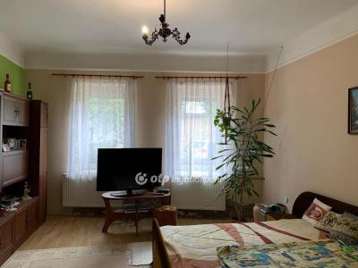 Eladó családi ház - 2700 Cegléd
