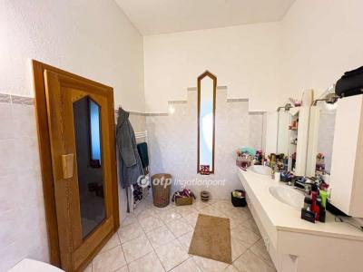 Eladó családi ház - 6044 Kecskemét