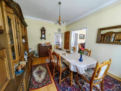Eladó családi ház - 6000 Kecskemét