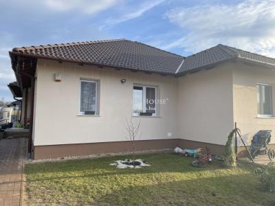 Eladó ikerház - 2163 Vácrátót, Bem út