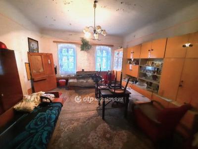 Eladó családi ház - 2750 Nagykőrös
