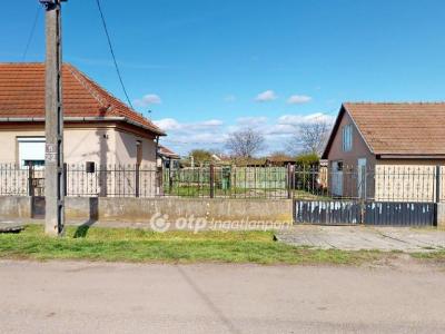 Eladó családi ház - 3565 Tiszalúc, Széchenyi utca
