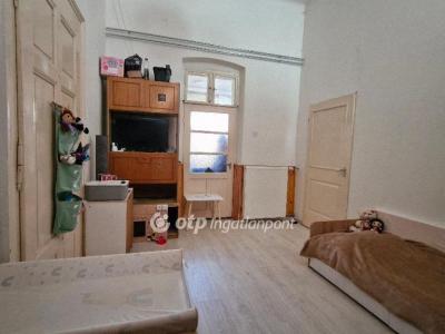Eladó lakás - 2750 Nagykőrös