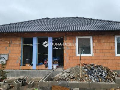 Eladó családi ház - 2030 Érd