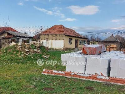 Eladó családi ház - 2481 Velence