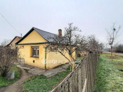 Eladó családi ház - 5000 Szolnok