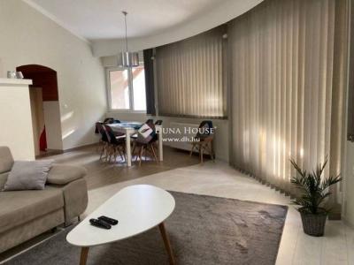 Eladó családi ház - 7635 Pécs, Középdeindoli út