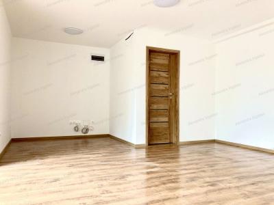 Eladó üzlethelység - 4400 Nyíregyháza, Debreceni út