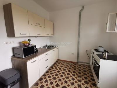 Eladó családi ház - 2545 Dunaalmás