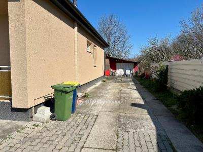 Eladó családi ház - 2735 Dánszentmiklós